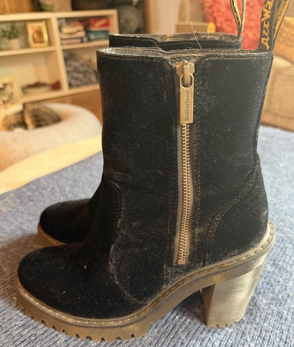 Doc Martens Magdalena II Boot - Velvet - Women’s Size 9 /41